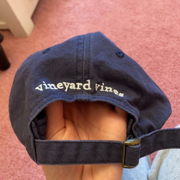 Vineyard vines hat - Picture 2 of 3